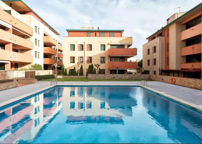 Nice & Spacious Flat With Pool Near Fenals Beach