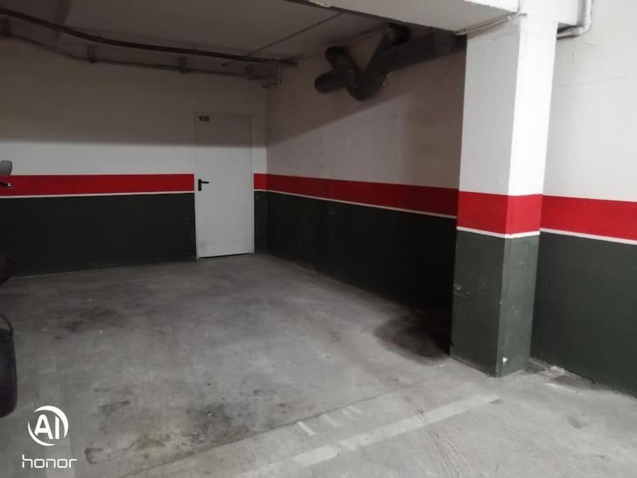 & Spacious Flat With Pool Near Fenals