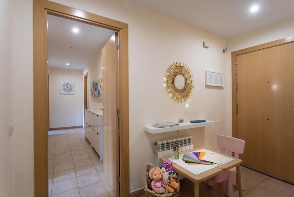 & Spacious Flat With Pool Near Fenals Appartement *