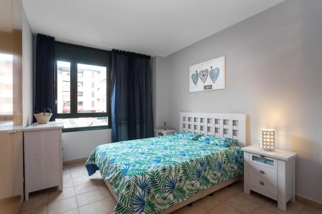 Apartamento & Spacious Flat With Pool Near Fenals *