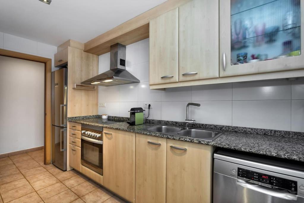 & Spacious Flat With Pool Near Fenals * Lloret de Mar
